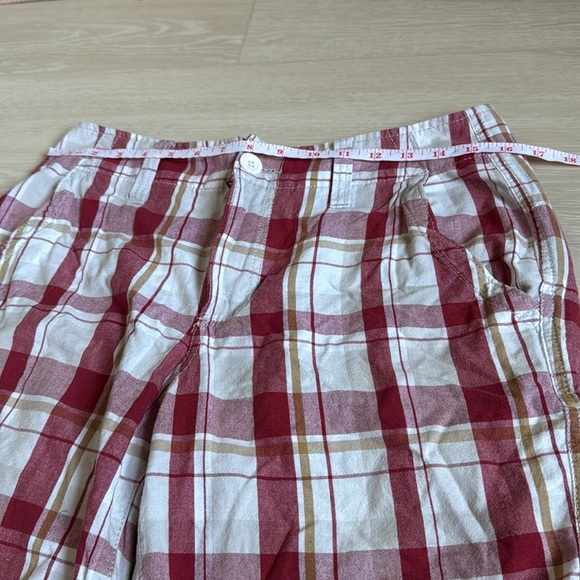 3/$10 Urban Pipeline Red White Plaid Shorts - Picture 2 of 6